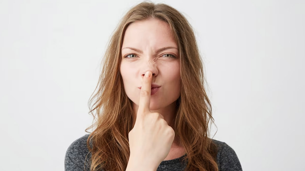 Do You Have a Habit of Picking Your Nose? Study Reveals it Can Increase Your Chances of Getting COVID